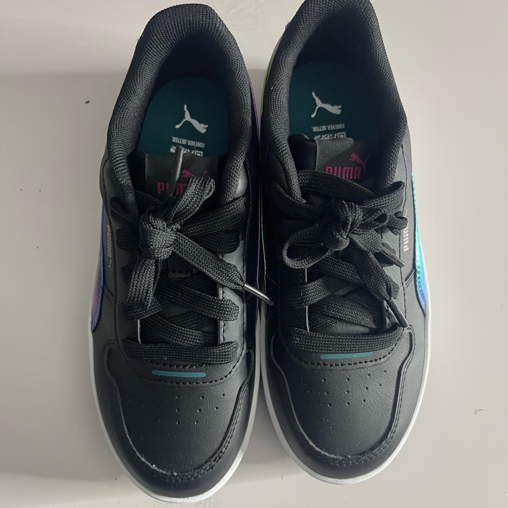 Puma Black Sneakers Sleek Low-Top Design